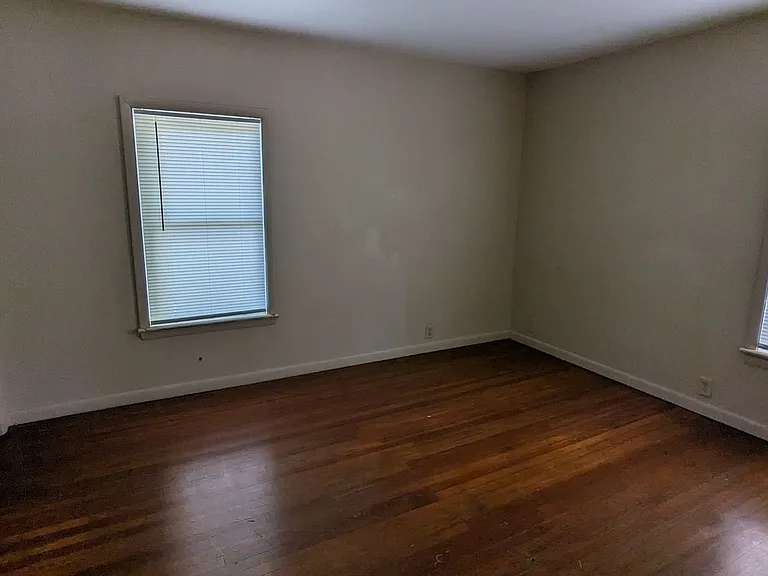 137 Nicholas St — Photo 11