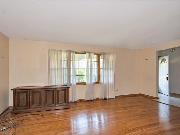 3rd image of 8606 W Sun Valley Dr