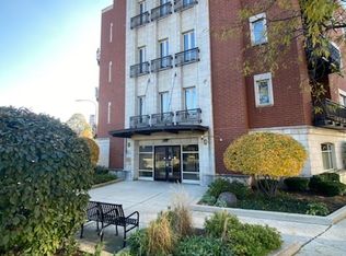 1075 W Roosevelt Rd #209, Chicago, IL 60607