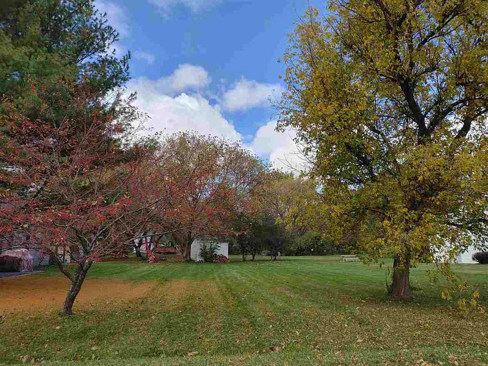 1st image of 535 Bounty Dr NE