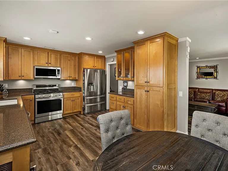 664 Olive Ave — Photo 11