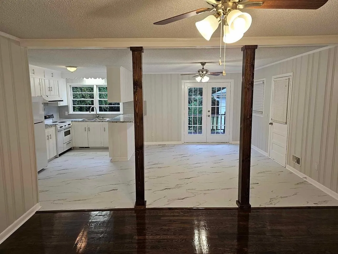 3 bed, 1.5 bath, 1134 sqft, $1,400 — Photo 2