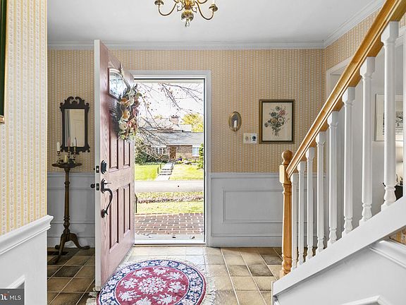2nd image of 9334 Mount Vernon Cir