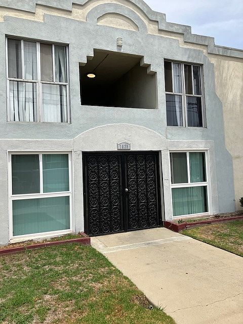 1st image of 1835 W 146th St APT 4