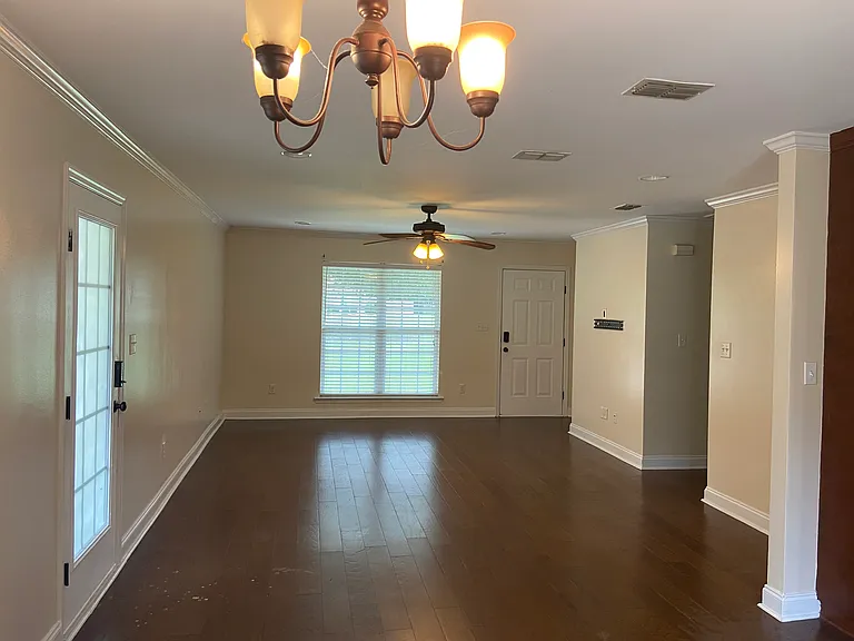 128 Aubry Ct — Photo 4