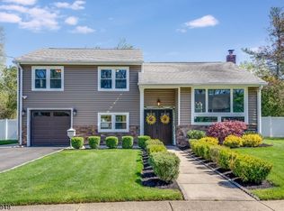 127 Briar Hills Cir, Springfield, NJ 07081