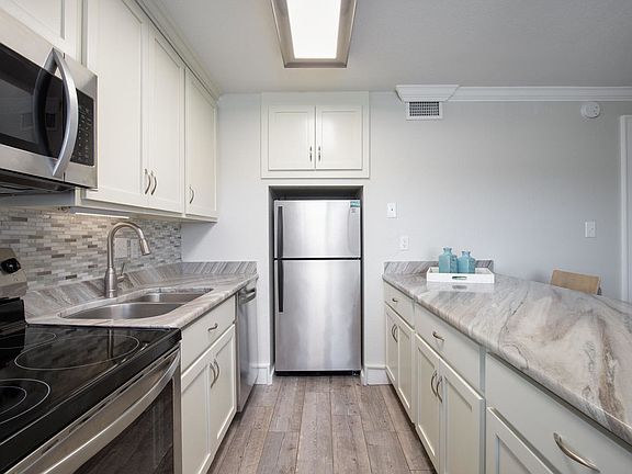 4th image of 683 Nautilus Ct Unit 212
