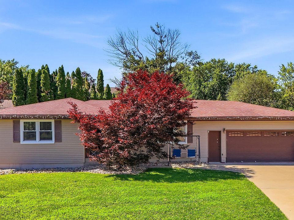 1st image of 800 Terrace Dr