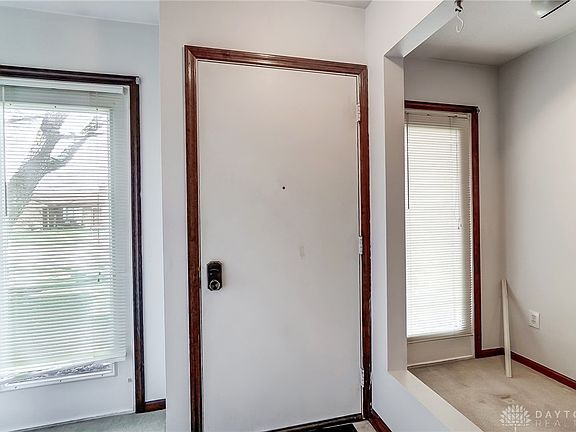 4th image of 568 Thoma Pl