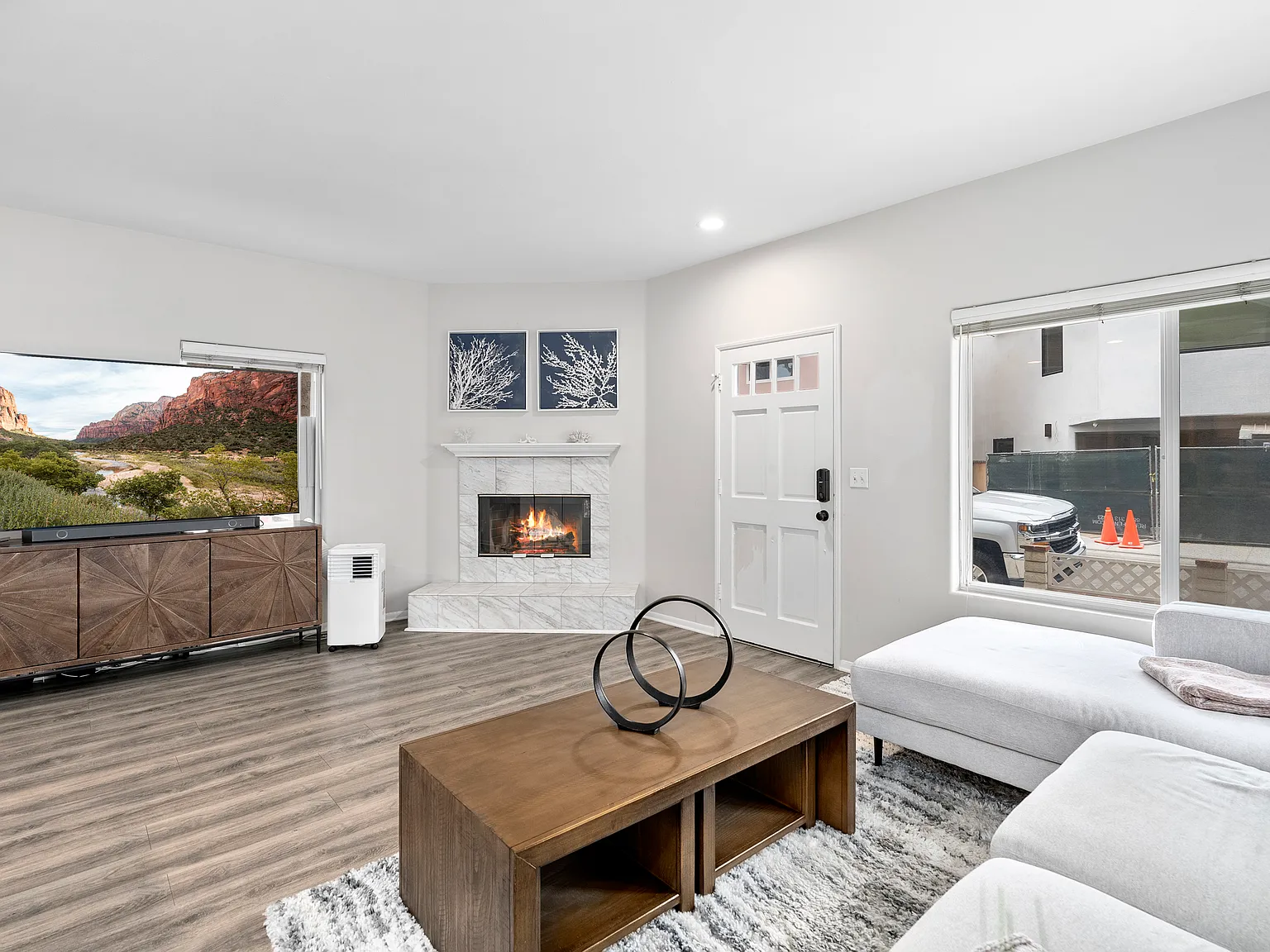 2 bed, 1150 sqft, $4,550 — Photo 3