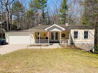 2017 Timber Lane Dr, Traverse City, MI 49686