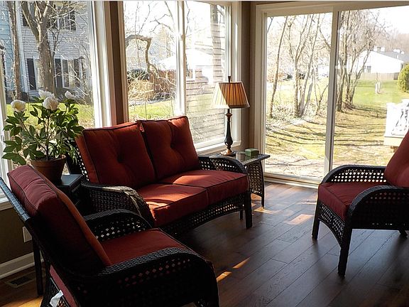 5th image of 35 Spotts Cir