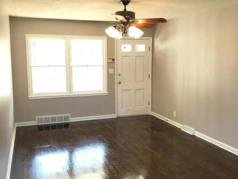 207 S Pinecrest St — Photo 4