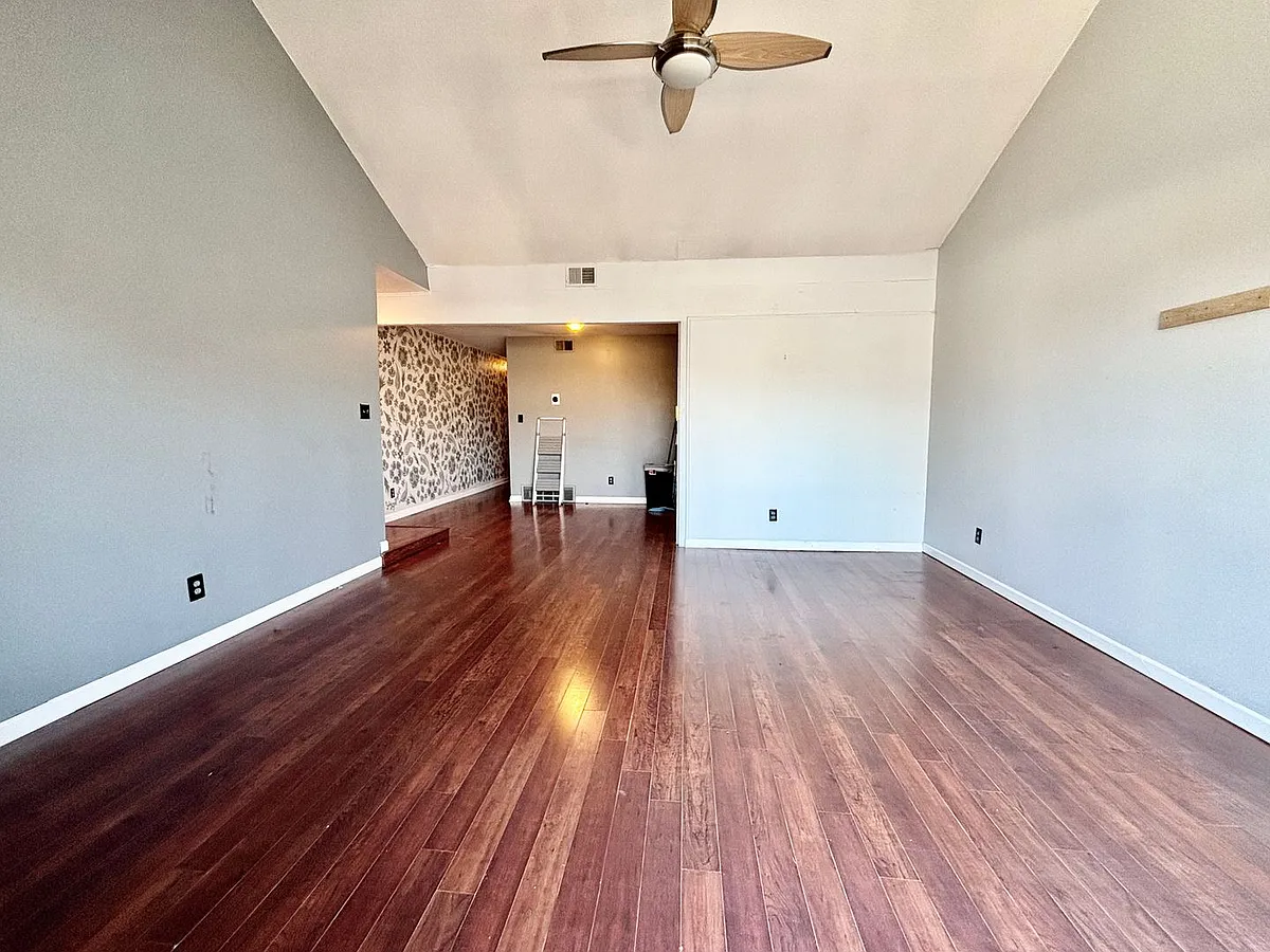 Building Photo - 4524 Holly St #24