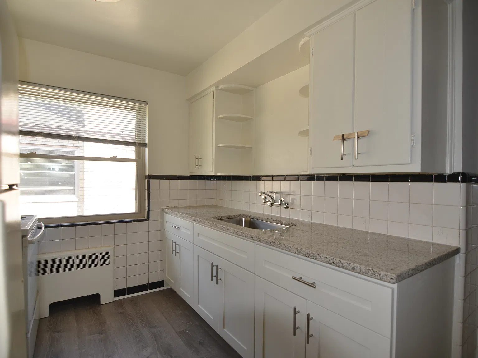 1 bed, 700 sqft, $995 — Photo 4