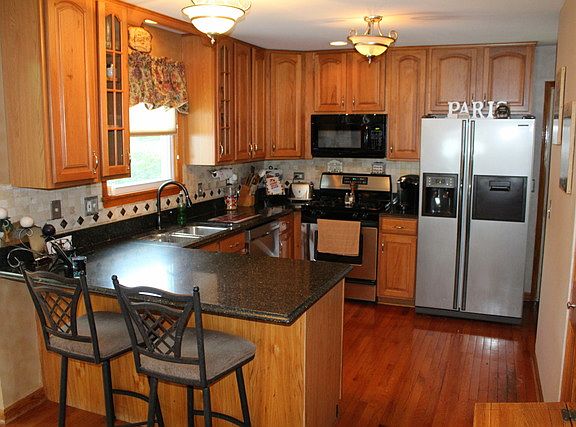 4th image of 4105 Larkspur Ln