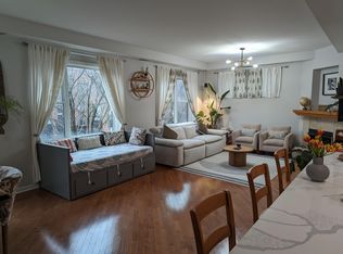 2327 W Wolfram St #311, Chicago, IL 60618
