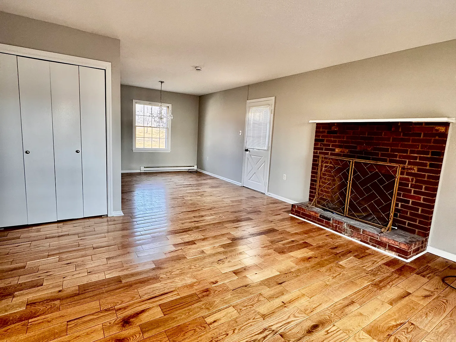 3 bed, 1021 sqft, $1,750 — Photo 2