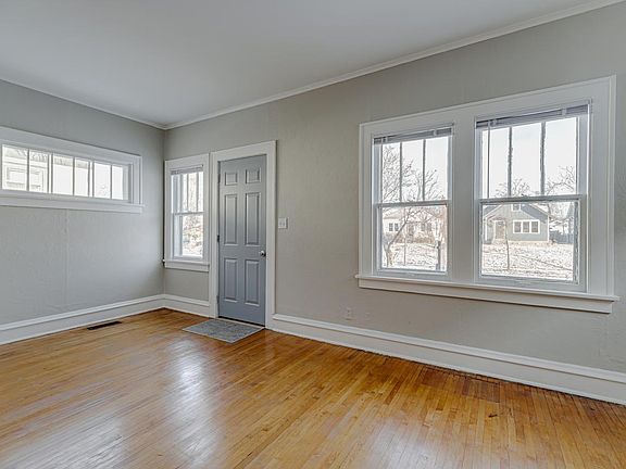 5th image of 4220 Cedar Ave S