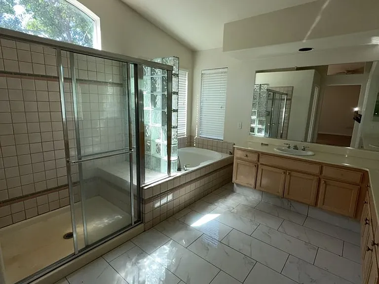 5152 Renaissance Ct — Photo 7