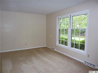 4th image of 718 Forestbrook Dr