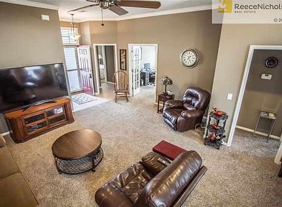 3rd image of 3408 S Victoria Dr