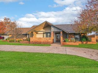 1640 Crestview Dr, Cordell, OK 73632