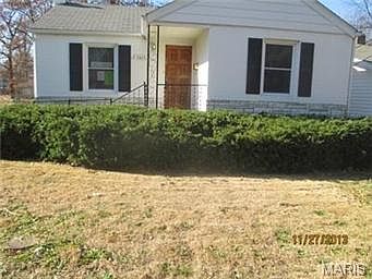 2nd image of 2423 Leslie Ave