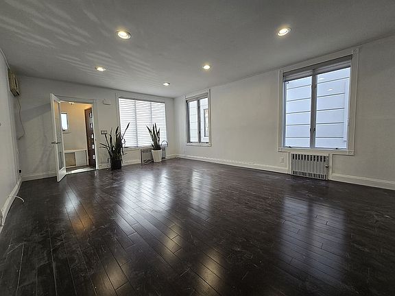 4th image of 1852 E 5th St