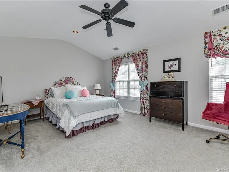 2907 Castleberry Ct — Photo 12