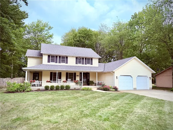 1125 Royal Dr, Amherst, OH 44001