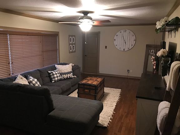 3rd image of 518 Arawe Cir W