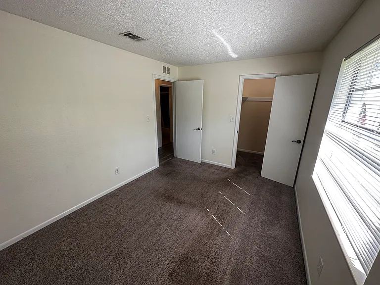 561 Parker Rd — Photo 13