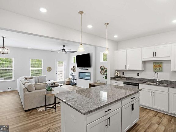 4th image of 263 Dupont Dr