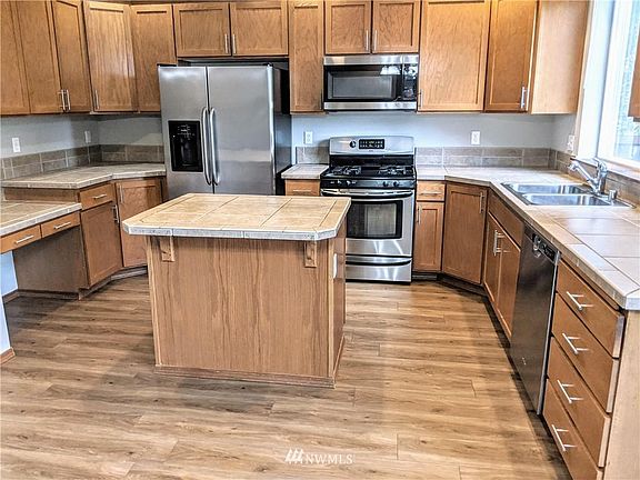 5th image of 4126 151st St SE