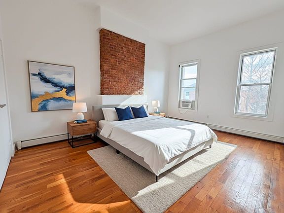 2nd image of 1077 Halsey St APT 3