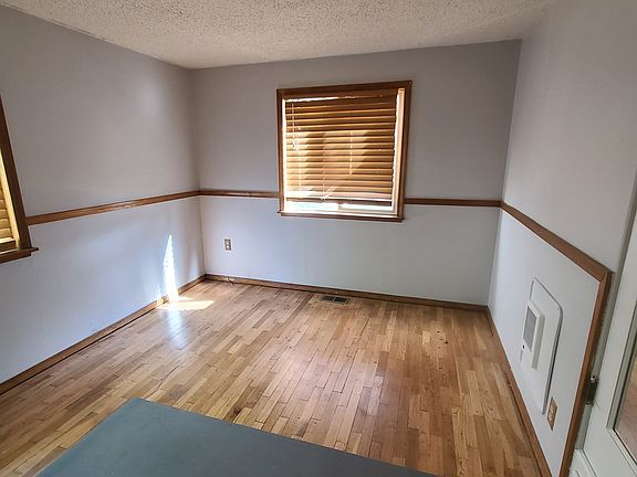 5th image of 713 E Tacoma Ave