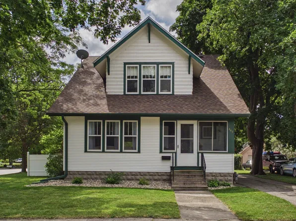 447 E School St, Owatonna, MN 55060