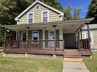 69 Meadow St, Amherst, MA 01002