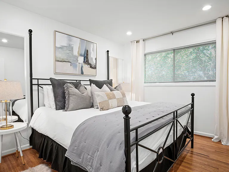 352 Cherokee Ave SE #4 — Photo 5