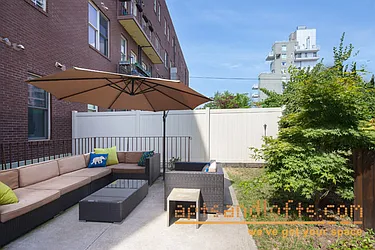 Sold by aptsandlofts.com