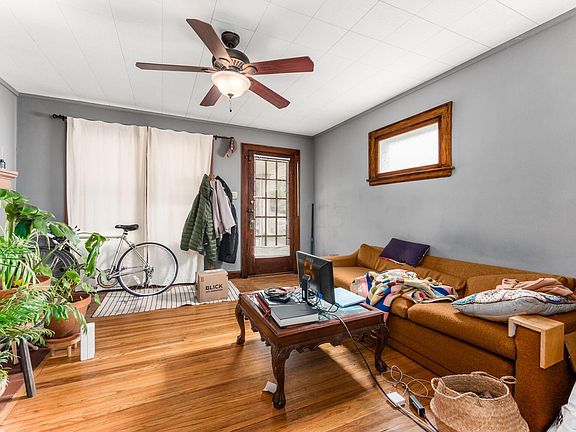 5th image of 3055 Sunset Dr