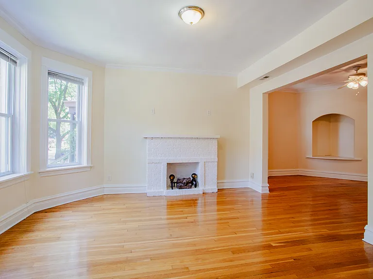 1315 W Foster Ave #1 — Photo 3