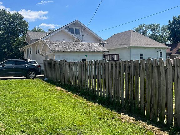 4th image of 1127 D St