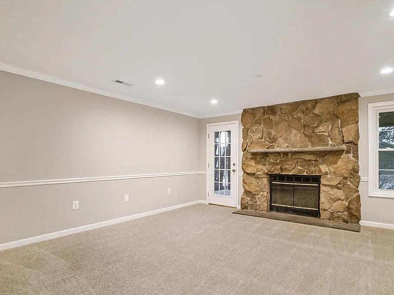 18728 Martins Landing Dr — Photo 21