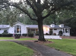 3208 N Woodridge Rd, Mountain Brook, AL 35223