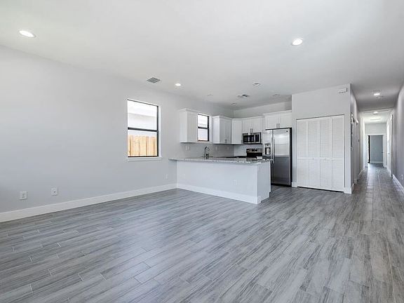 2nd image of 222 N D St