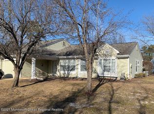 981 Thornbury Ln #B, Manchester Township, NJ 08759