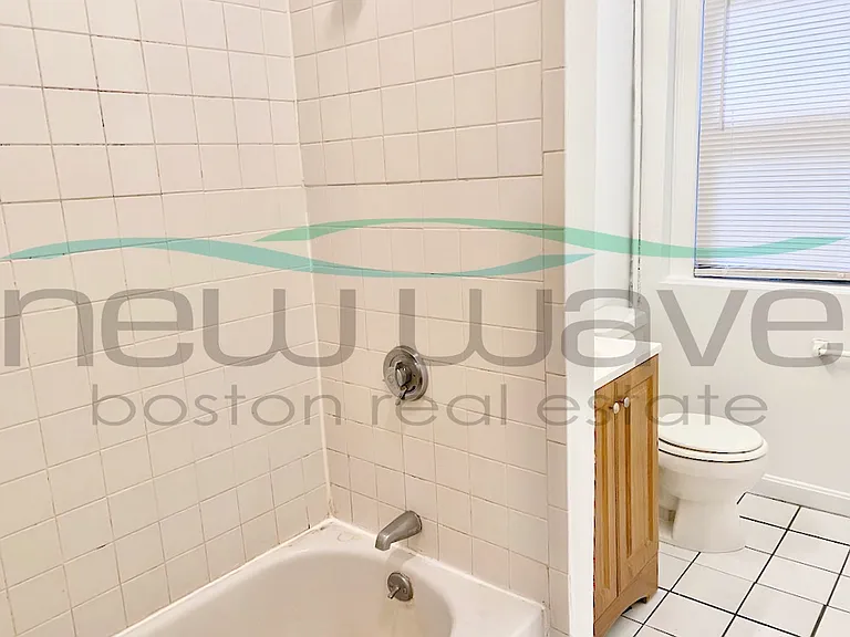 19 Peterborough St #3 — Photo 6