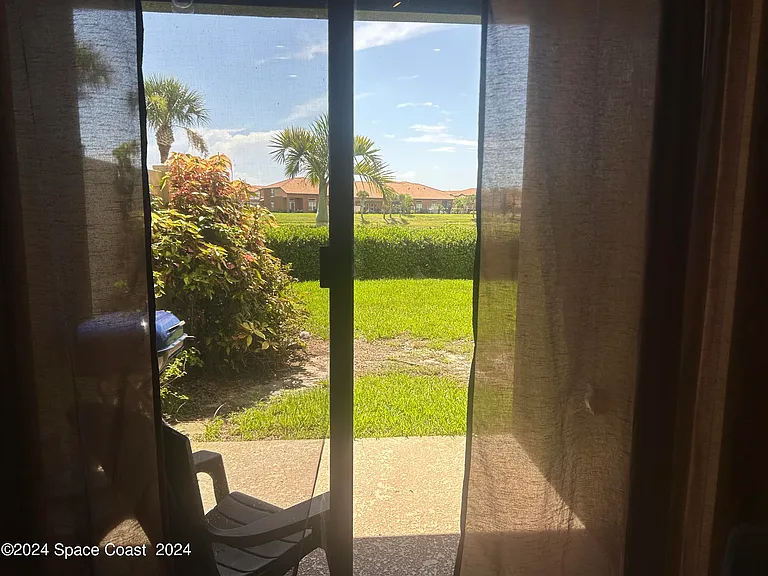 755 Ventura Dr — Photo 8